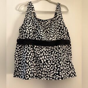 Stylish Black and White Women's Swim Top